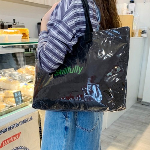 여성 유광 코팅 외출 가방 데일리 코팅 숄더 에코백